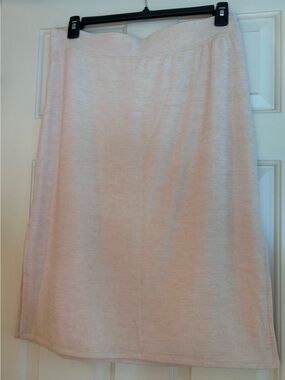GAP Soft Blush Skirt Sz L Never worn, super soft skirt.
